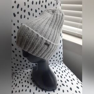 Steve Madden Light Gray Knit Beanie